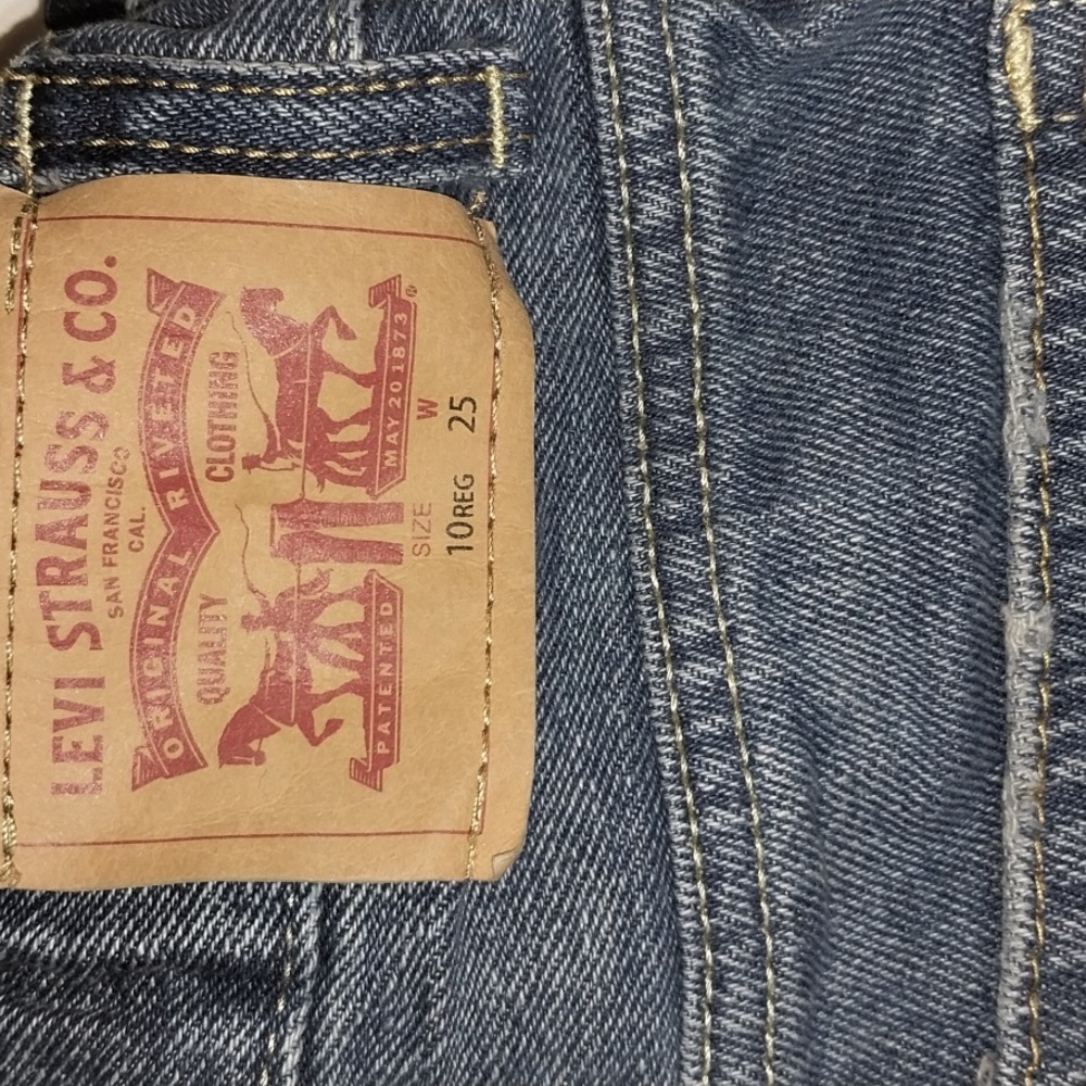 Levi's - Picture 2 of 2